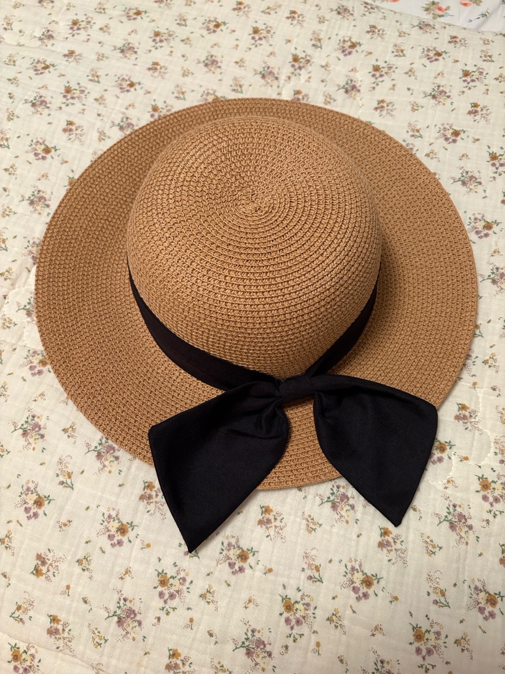 👒 Straw Sun Hat with Black Bow -